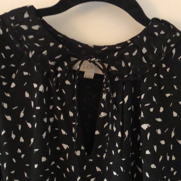 Loft black and white dress with matching fabric belt. - Picture 3 of 4